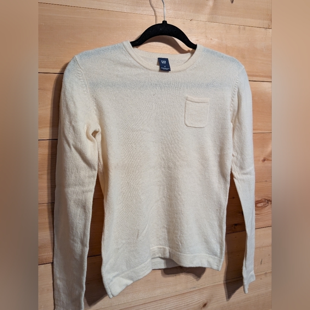GAP Off-White Long Sleeve Sweater.. Gorgeous ..Small